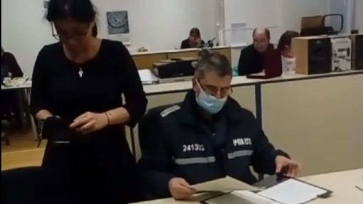 Петьо П Блъсков: Троловете папагалстват лъжите на Минеков