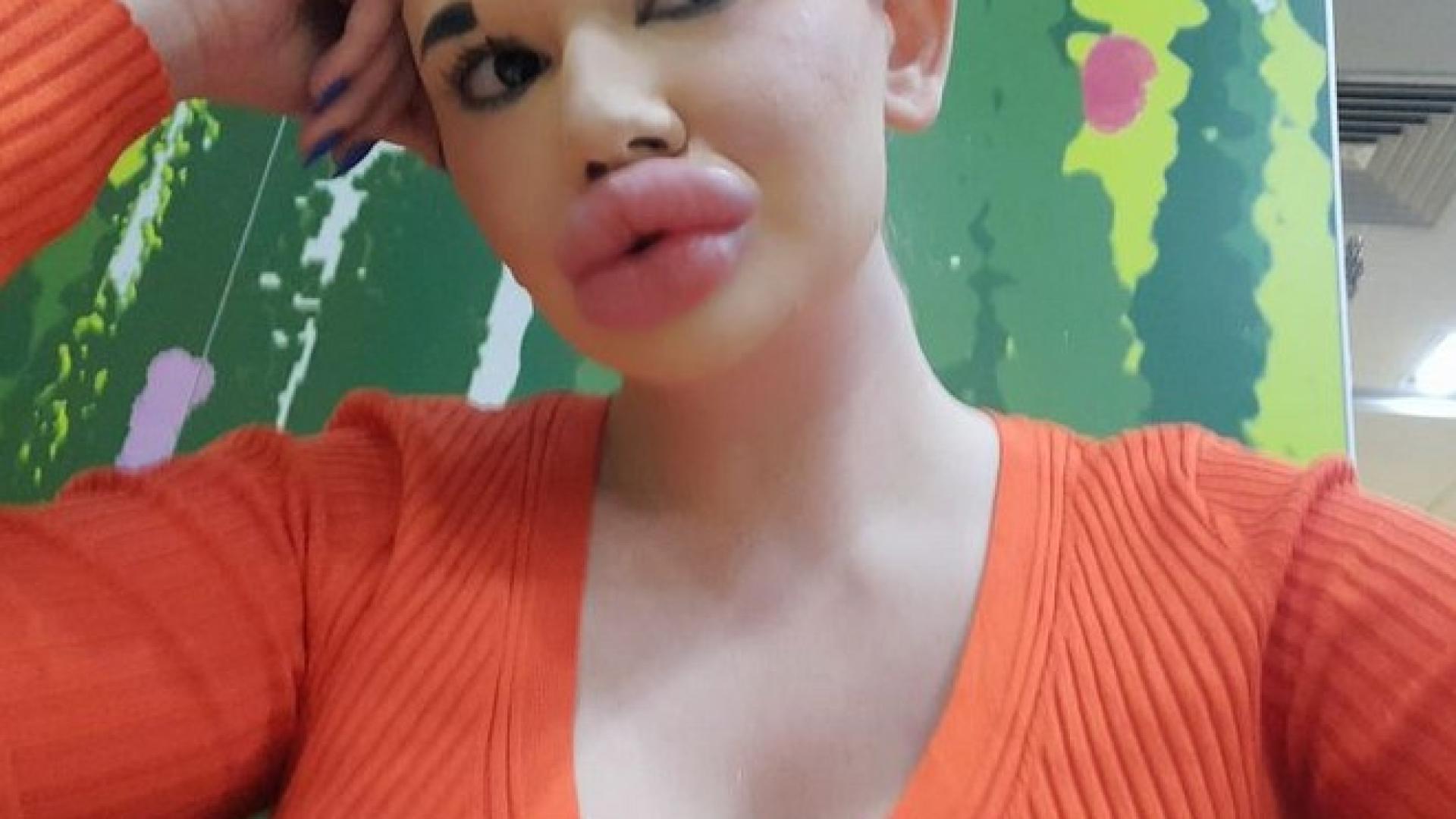 Коледно помпане: Българката с най-големите в света устни ще ги надуе за 27-и път