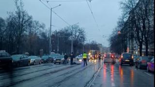 Първо в БЛИЦ! Ужасяващ инцидент на централен столичен булевард в ранни зори СНИМКИ 18+