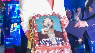 Емануела накара Илиян да прави лицеви опори в Студентски град, а Анелия поиска от него... СНИМКИ