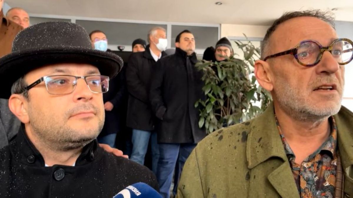 Напрежението ескалира! ГЕРБ блокира министерството на Минеков ВИДЕО