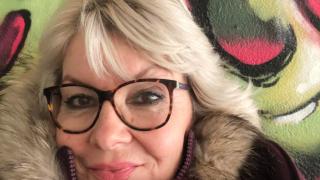 Историята на акушерката Весна, която издирва любимия си отпреди 38 г., разтърси мрежата 