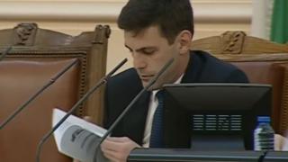 ВИДЕО от НС, ето върху какво умуват новите депутати