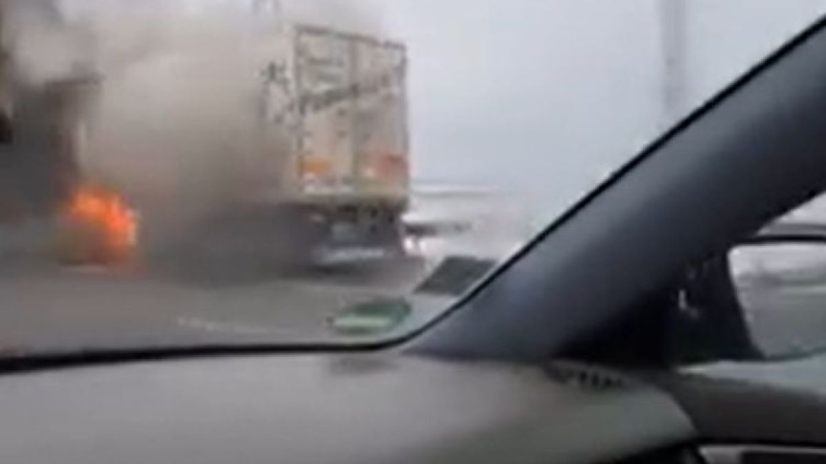 Първо в БЛИЦ! Огнен ужас на Околовръстното край София ВИДЕО