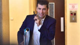 Кирил Петков от 10 дни не вдига телефона на Николай Денков