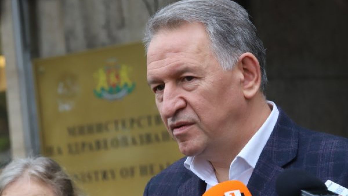 Комисионни: Кацаров забърка чутовен скандал на изпроводяк