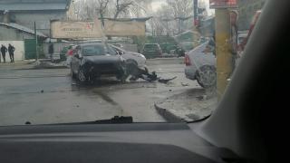 Първо в БЛИЦ! Жестоко меле в ж.к. "Орландовци" в София СНИМКИ