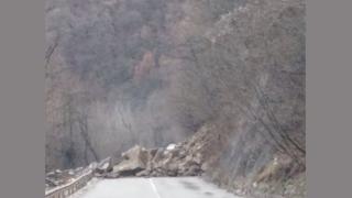 Извънредна ситуация на пътя София-Самоков, движението е напълно блокирано! СНИМКИ