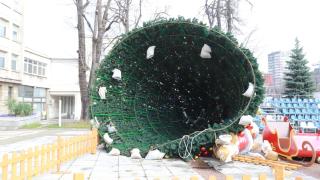 Ураганен вятър помля Габрово СНИМКИ