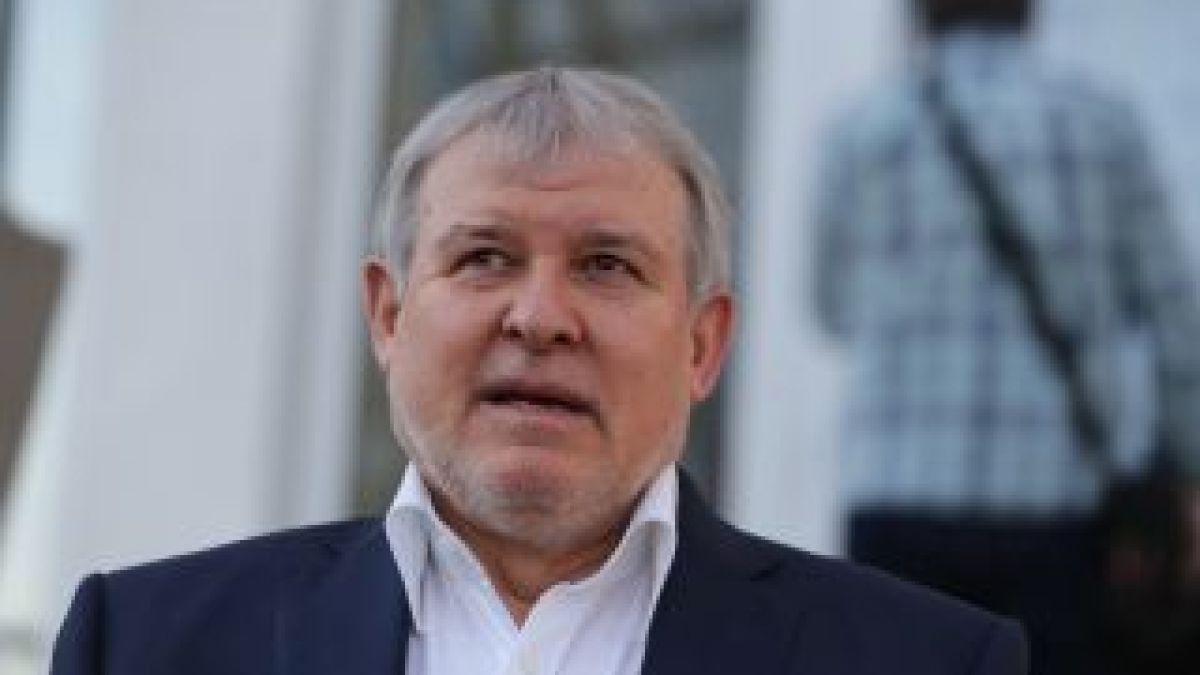 Румен Христов приземи новия премиер с ценен съвет