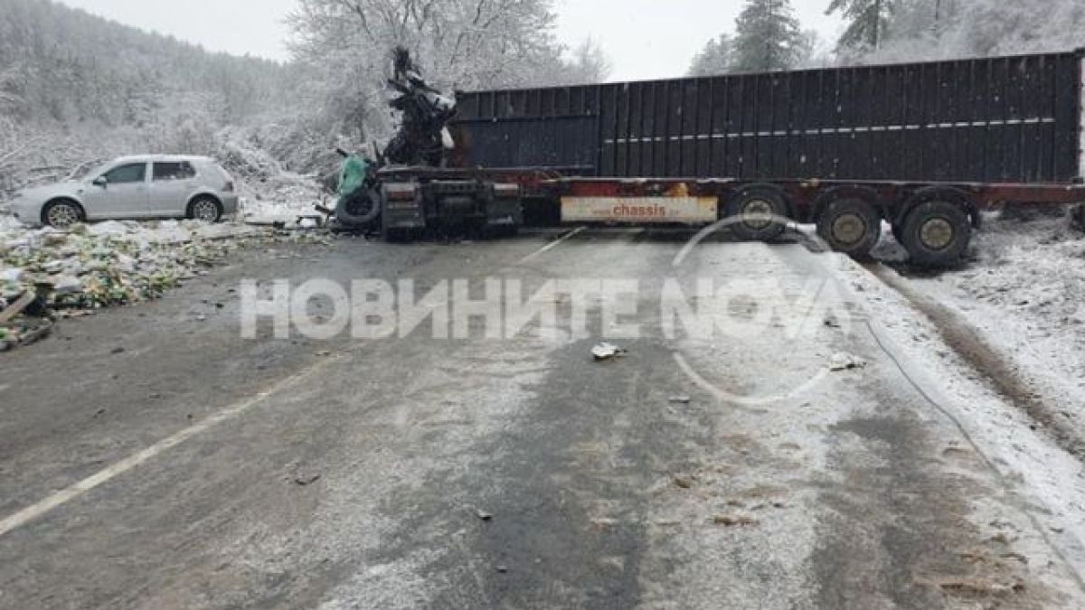 Меле затвори пътя София – Варна край Омуртаг СНИМКИ