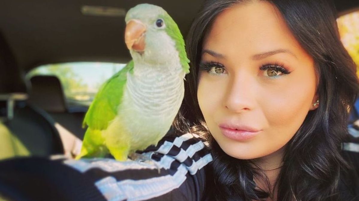 Девствена красавица се отрече от църквата и стана порнозвезда СНИМКИ 18+