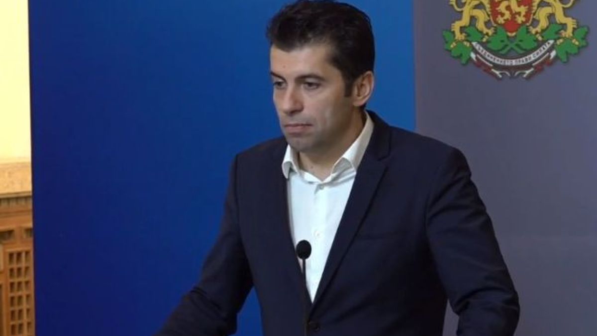Петков изненадан защо КЕВР вдига цените на тока в деня на клетвата му като премиер