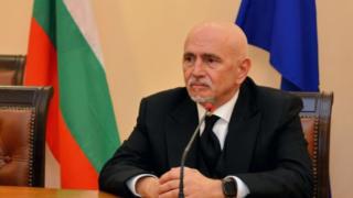 Новият транспортен министър започна чистката 