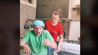 Нова идиотска простотия в мрежата ВИДЕО 
