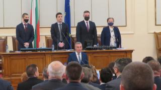 Нов депутат от ПП се смути и изпусна най-важната част от клетвата си