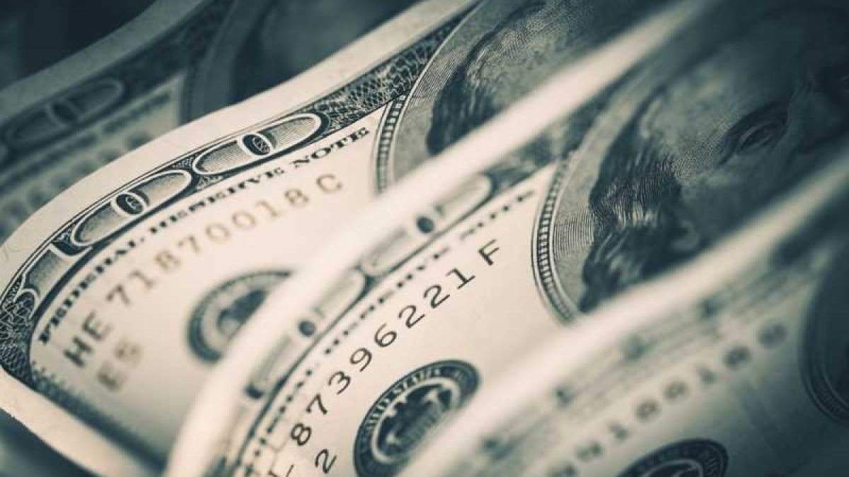 Легендарен инвеститор продава всичките си долари, иде краят на US валутата