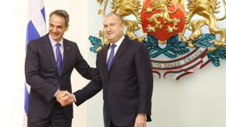 Румен Радев поздрави Мицотакис по телефона 