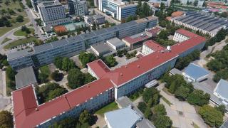 Юридически хватки оставят водещ университет без ръководство