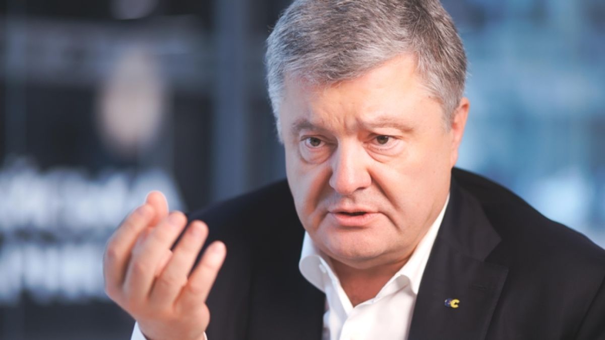 Бившият украински президент Порошенко е обвинен в държавна измяна