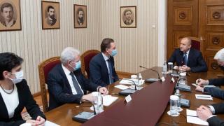 Представители на КРИБ на среща с президента заради високите цени на тока 