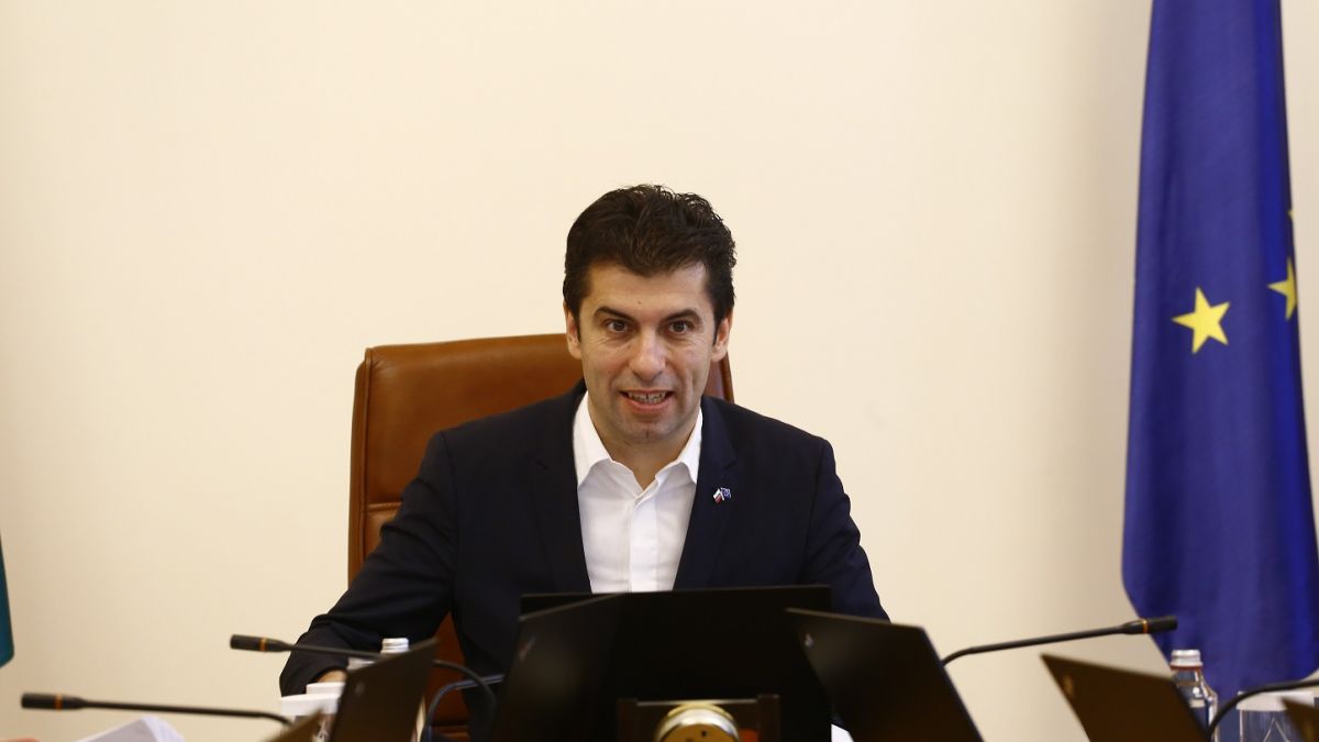 Нови функции: Премиерът лично ще контролира ДАНС и ДАР, а Асен Василев...