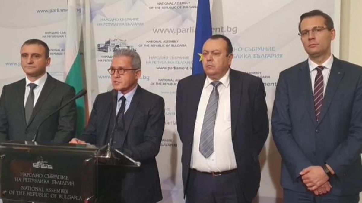 ДПС: Делян Пеевски несправедливо бе замесен в измислена афера с паспорти! ВИДЕО