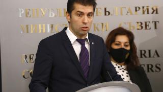 Кирил Петков с работна среща, въпреки карантината