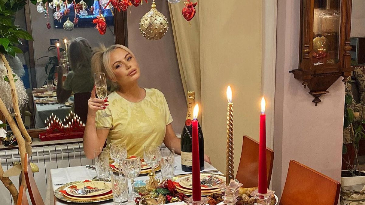 Камелия качи актуална СНИМКА и показа как празнува Бъдни вечер