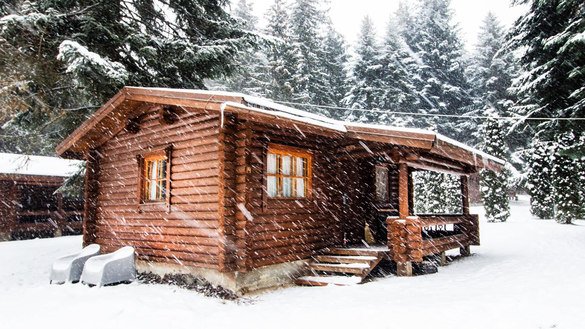 Страшна далавера у нас: Над 300 души резервираха една и съща вила за Нова година