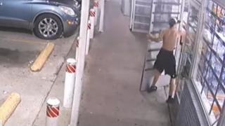 Трима разстреляни и един ранен в магазин край Далас ВИДЕО