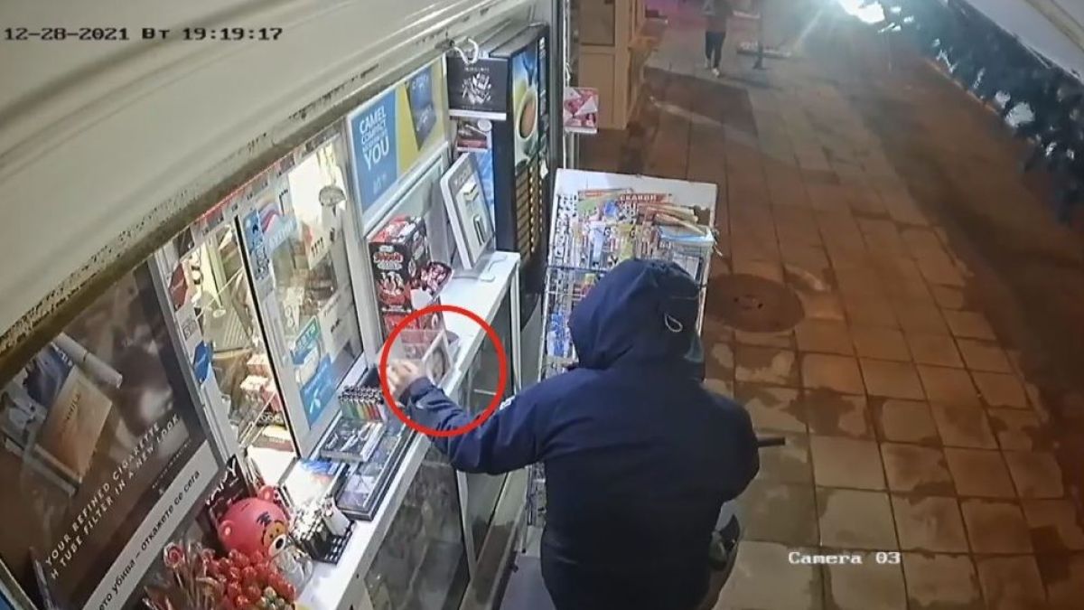 Наглец задигна кутия с дарени пари за болно дете в Равда, развръзката е светкавична! СНИМКА