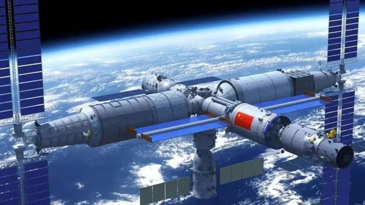 Китайската космическа станция едвва  избяга от сблъсък със сателитите на Starlink