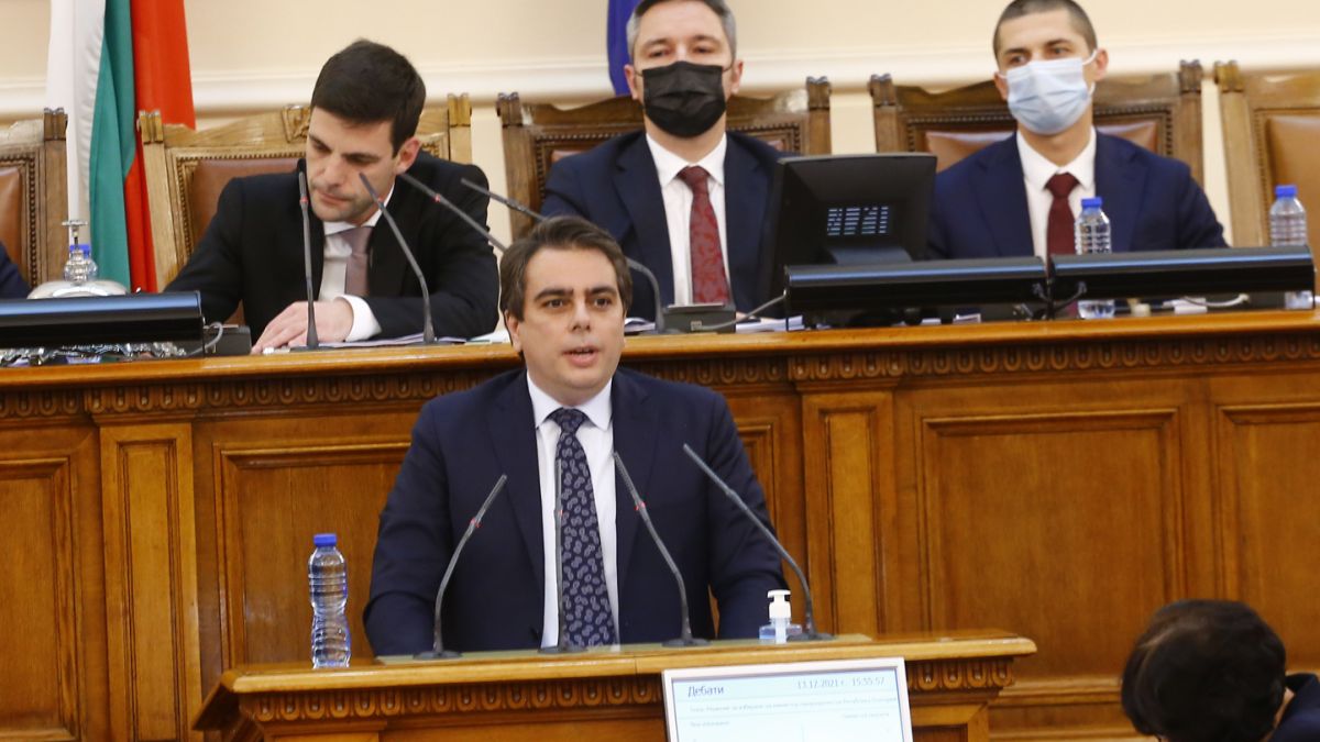Асен Василев каза има ли проблем с приемането на еврото у нас 