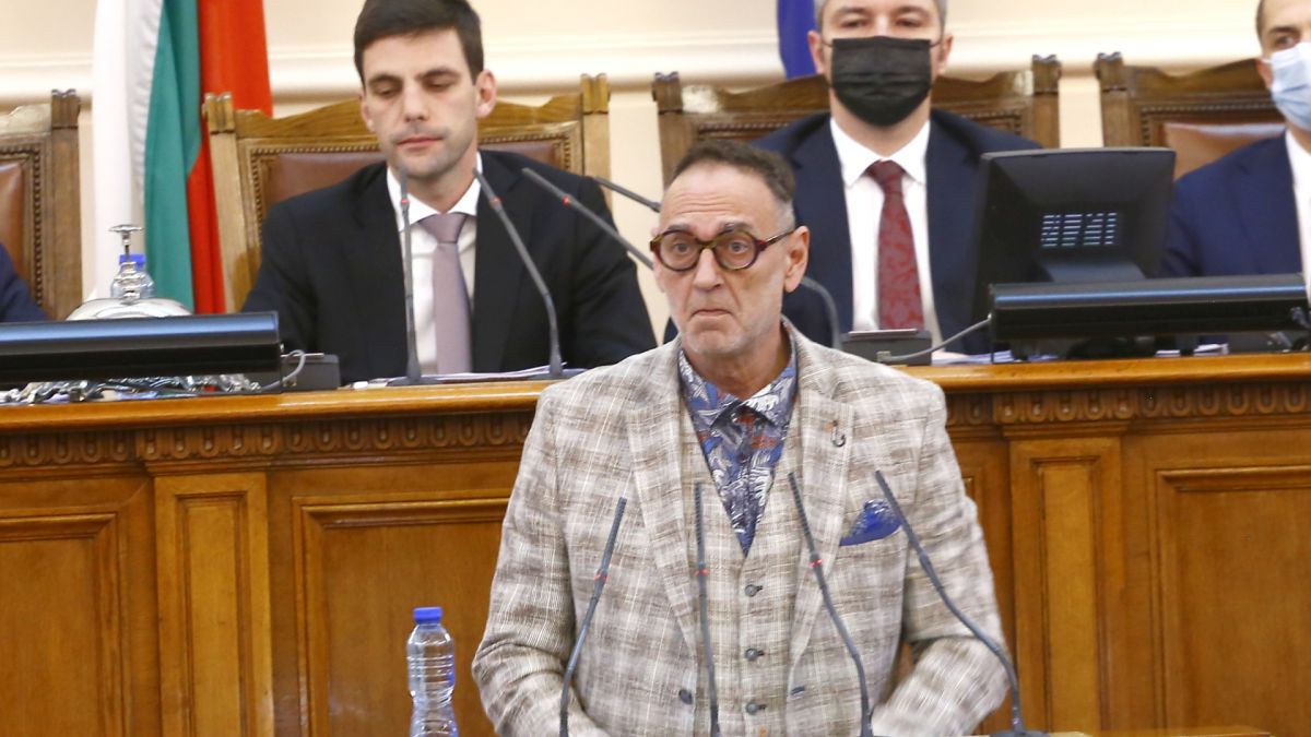 Дилов разобличи поредния гьонсуратлък на Петков! С Василев били...