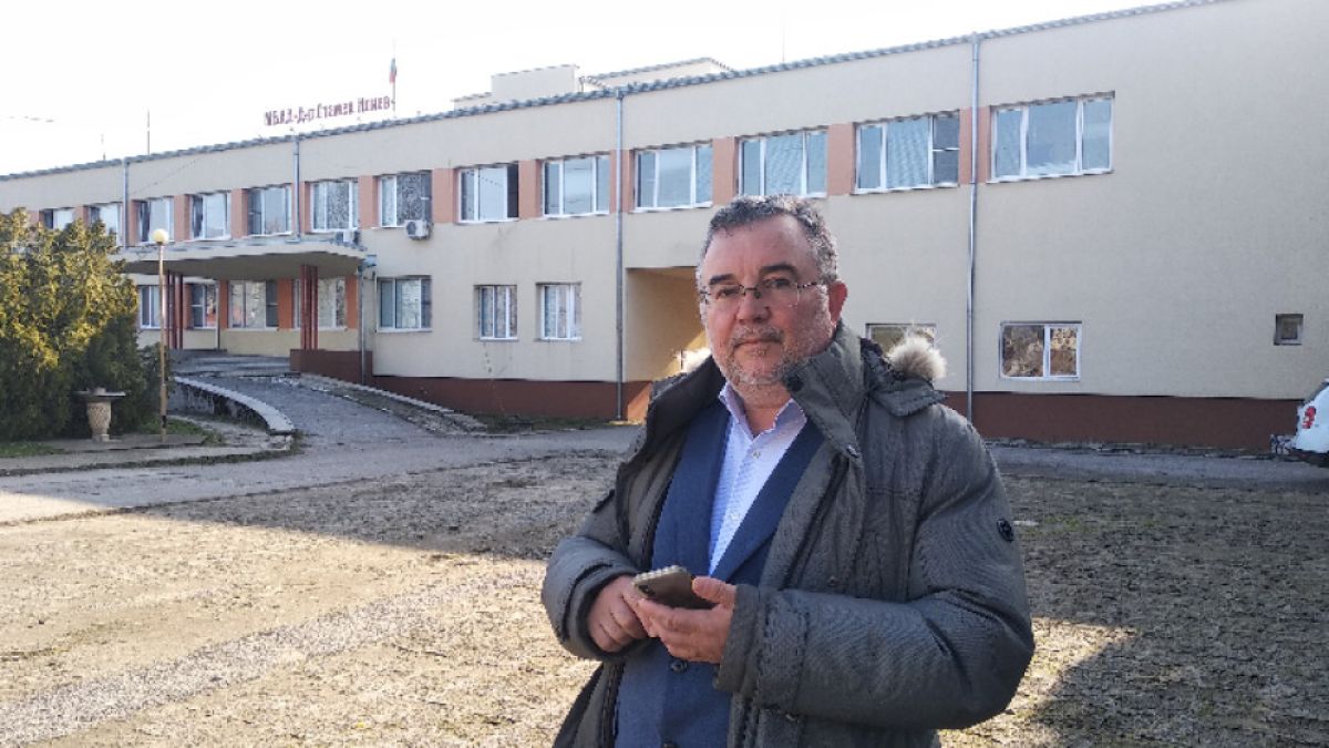 Проф. Чавдар Ботев посочи единствения възможен начин да избегнем най-страшния сценарий с Омикрон 