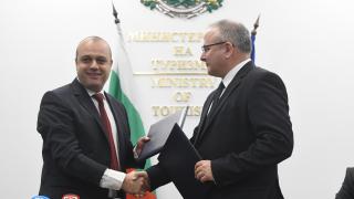 Новото лице: ББР подписа меморандум с Министерство на туризма в помощ на сектора