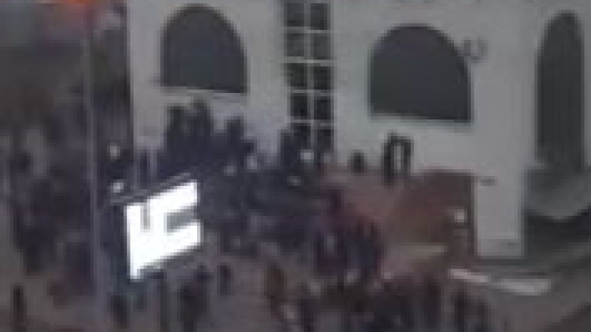 В Казахстан е страшно! Протестиращи щурмуваха резиденцията на президента, палят и грабят всичко по пътя си ВИДЕА 