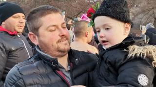 Изненада! Ето кой хвана кръста в Калофер СНИМКИ