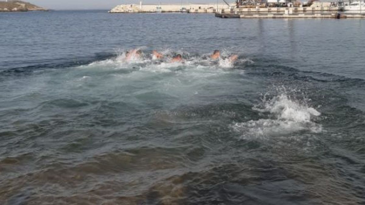 Нещо невиждано се случи в морето край Созопол навръх Йордановден СНИМКИ 