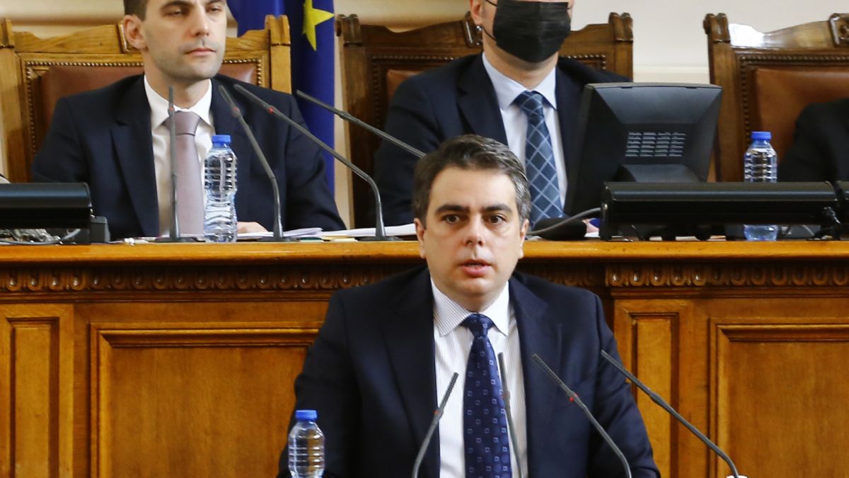 Според Асен Василев хората не били уморени да гласуват
