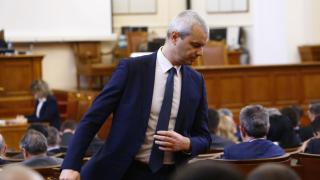 „Възраждане“ с извънреден ход след въвеждането на зеления сертификат за депутатите 