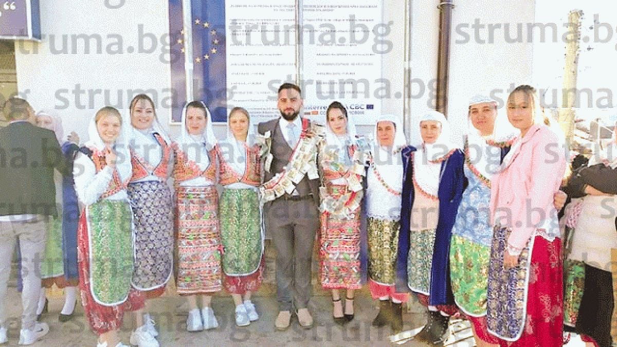 Цял свят говори за тази „червена“ сватба в България СНИМКИ
