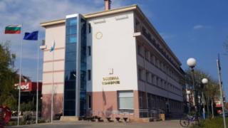 Екшън: Полиция нахлу в община Поморие