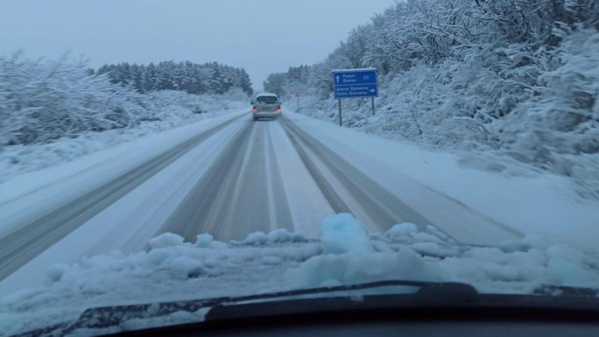 Зимната обстановка създава затруднения в Северозапада ВИДЕО