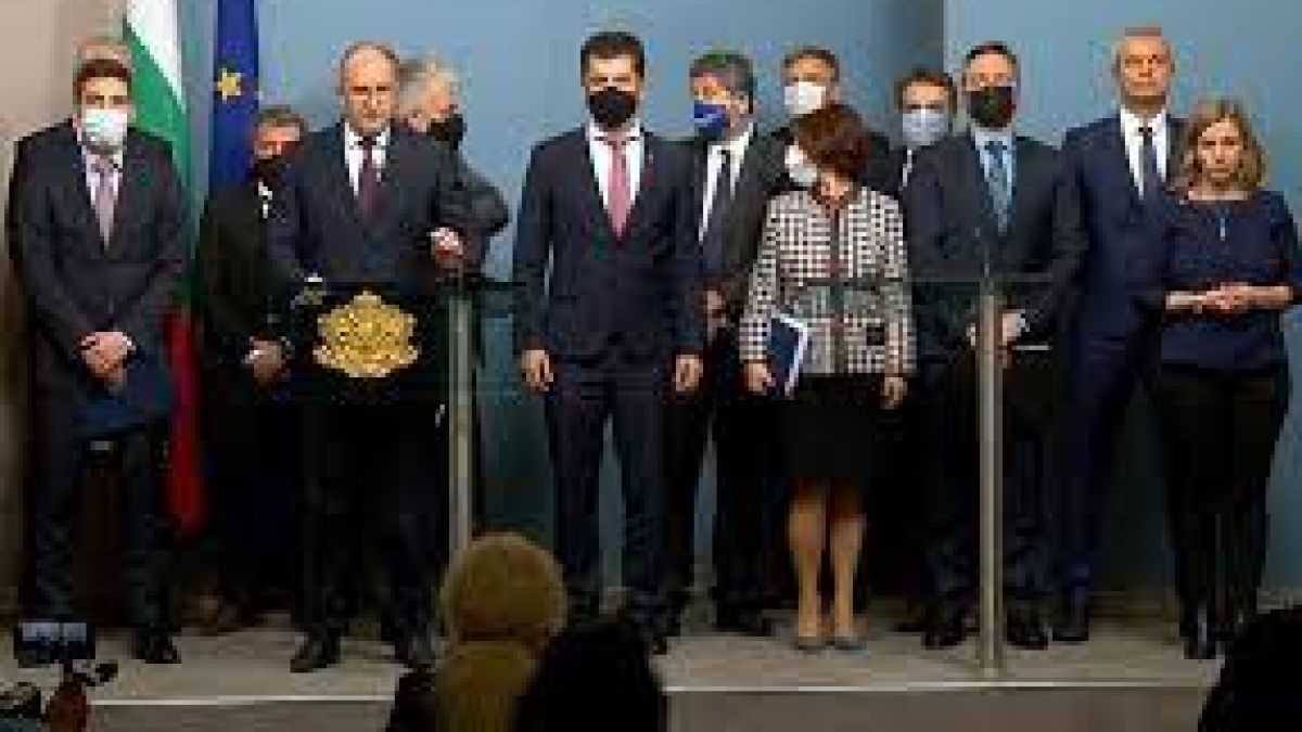 Нинова поздрави КСНС за приемствеността относно Северна Македония