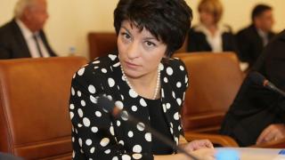 Десислава Атанасова с остри думи към заразения с К-19 шеф на НС