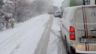 В Северозапада е страшно! Пътищата са блокирани ВИДЕО 