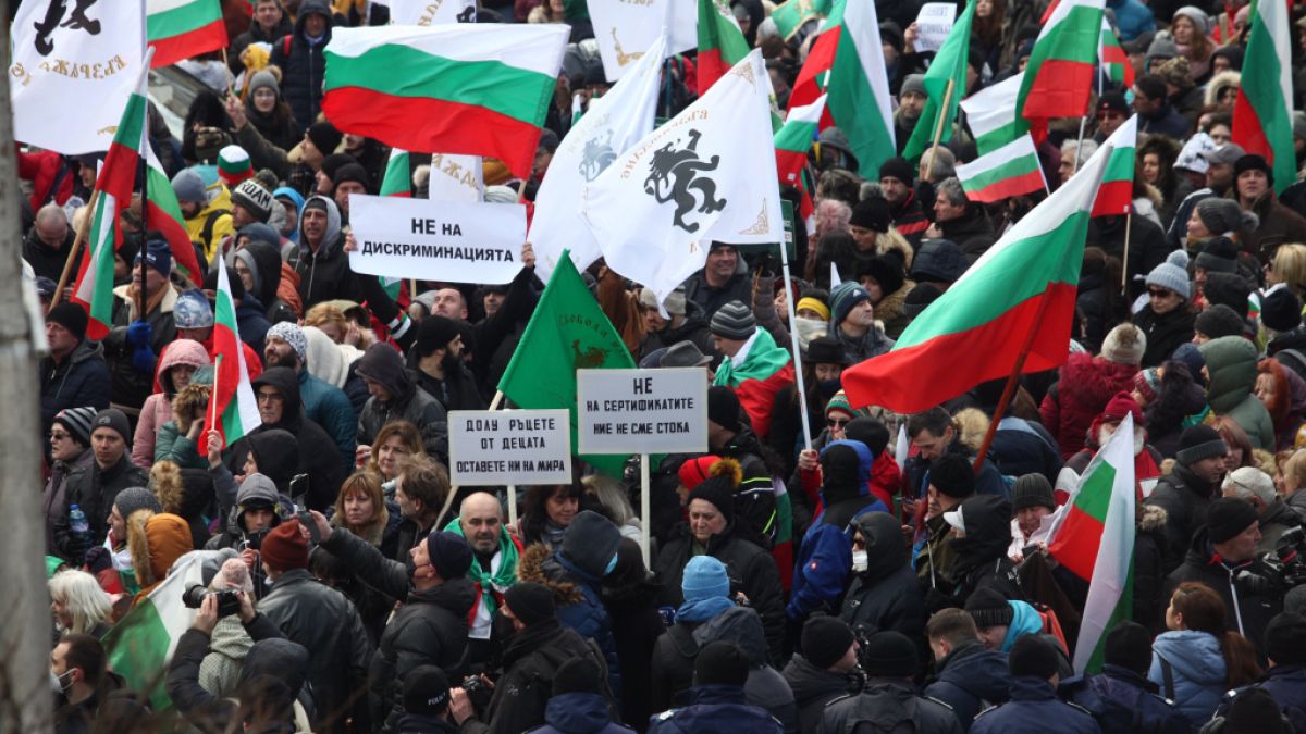 Извънредно в БЛИЦ! Изпразват сградата на парламента! 