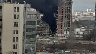 Черни кълба дим се стелят над ключов столичен булевард ВИДЕО 